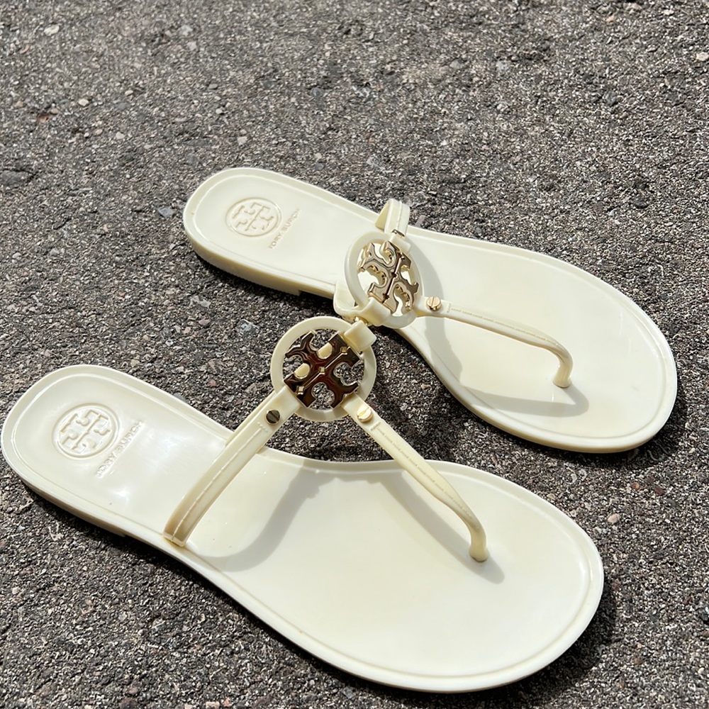 tory burch jelly sandals